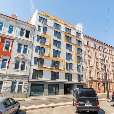 Brand New Two Room Apartment #34 With Free Secure Parking In The Center Praga Exterior foto